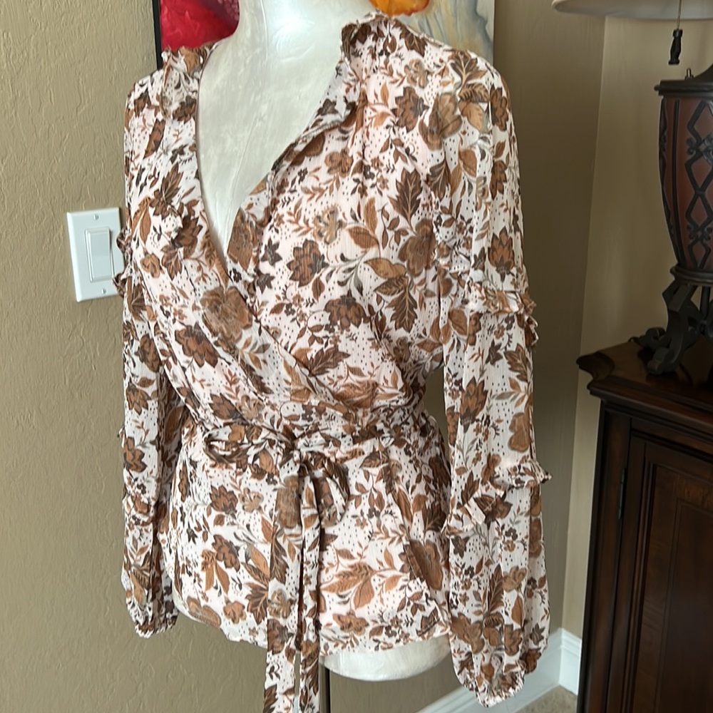 CeCe Women’s Blouse Wrap waist ruffles vneck & long sleeves cream rustic… - Picture 6 of 11